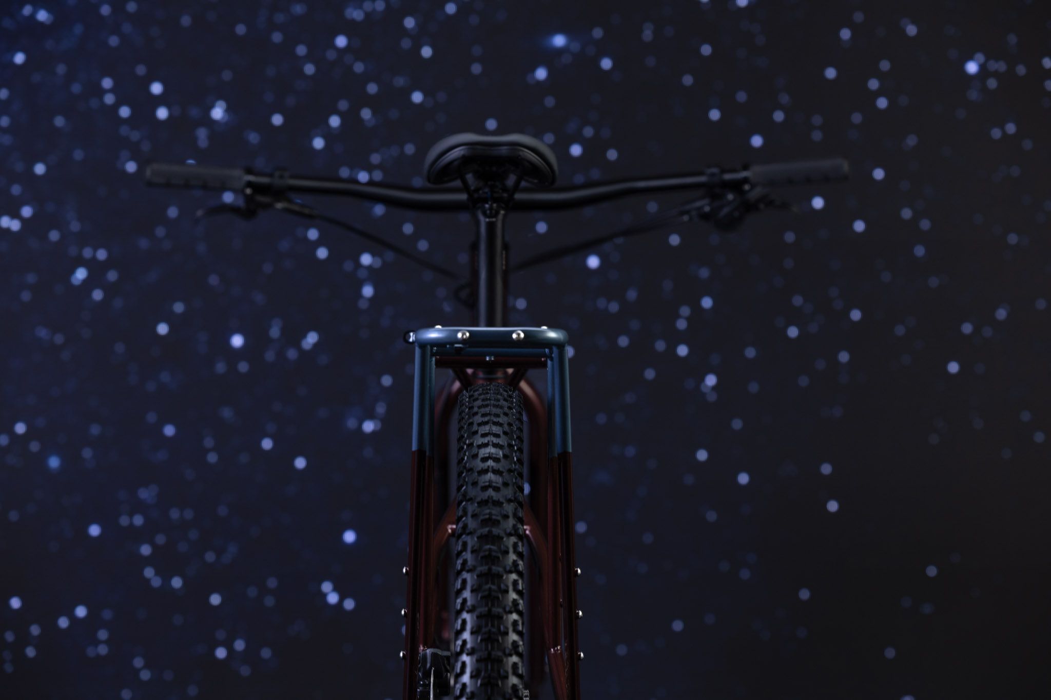 The Bombtrack Beyond+ MT is still delivering a nice and narrow silhouette.