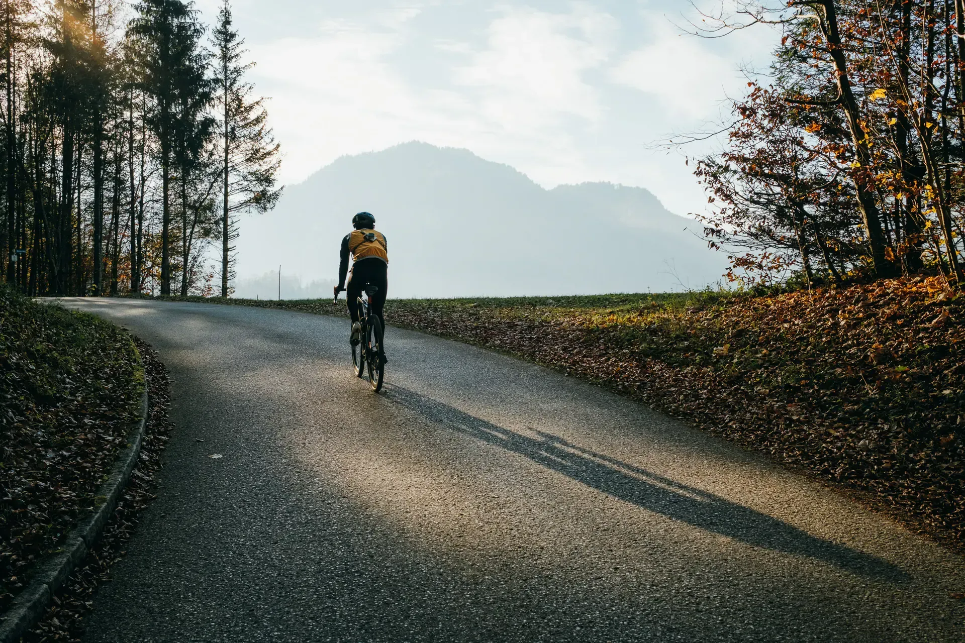 Max rides the Bilderbuch Climb towards Rossfeld in winter.