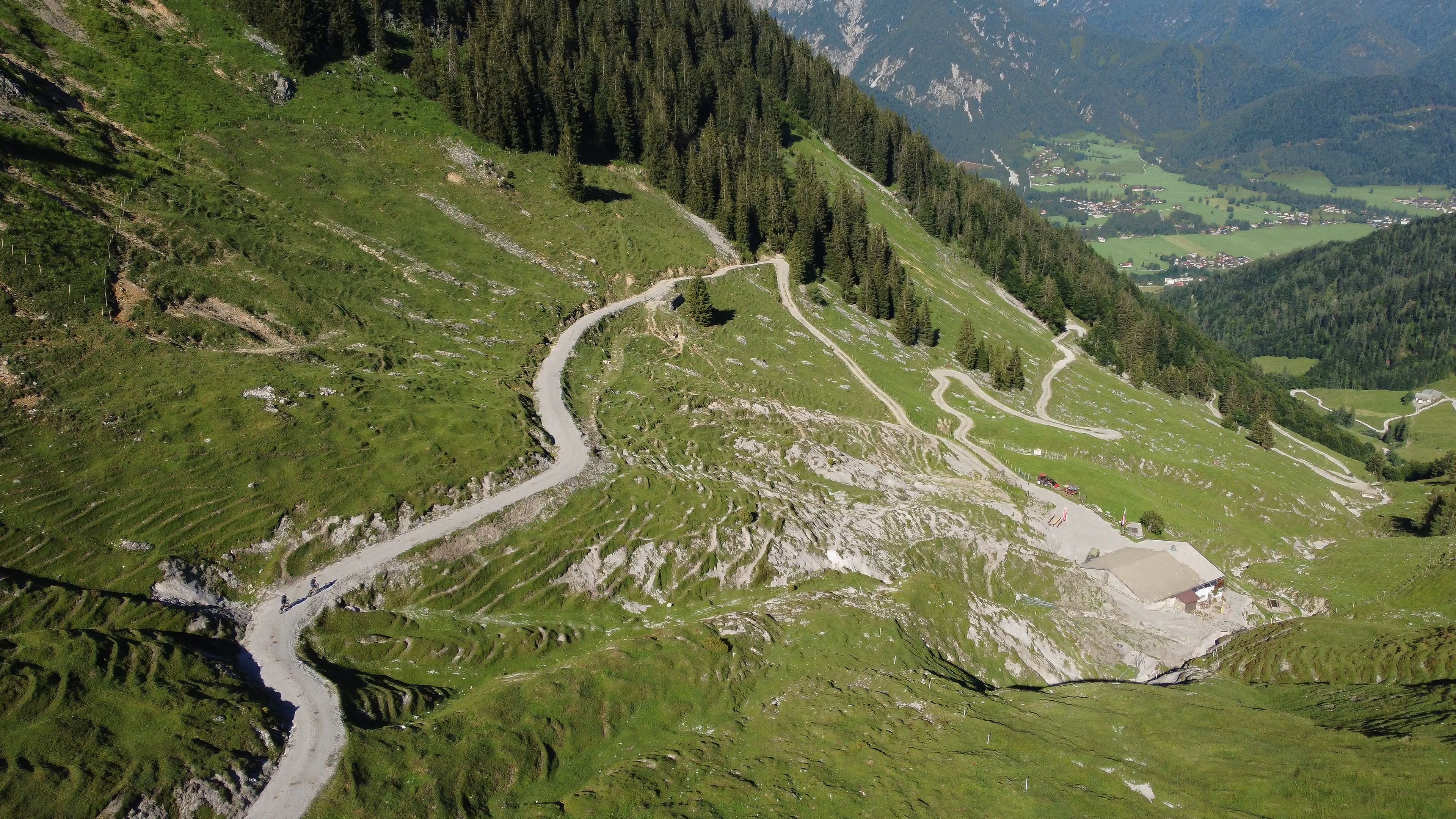 From Winterstalleralm to Fieberbrunn it's basically downhill. You have mastered the KAT Bike Sport+ Mountainbike Route.