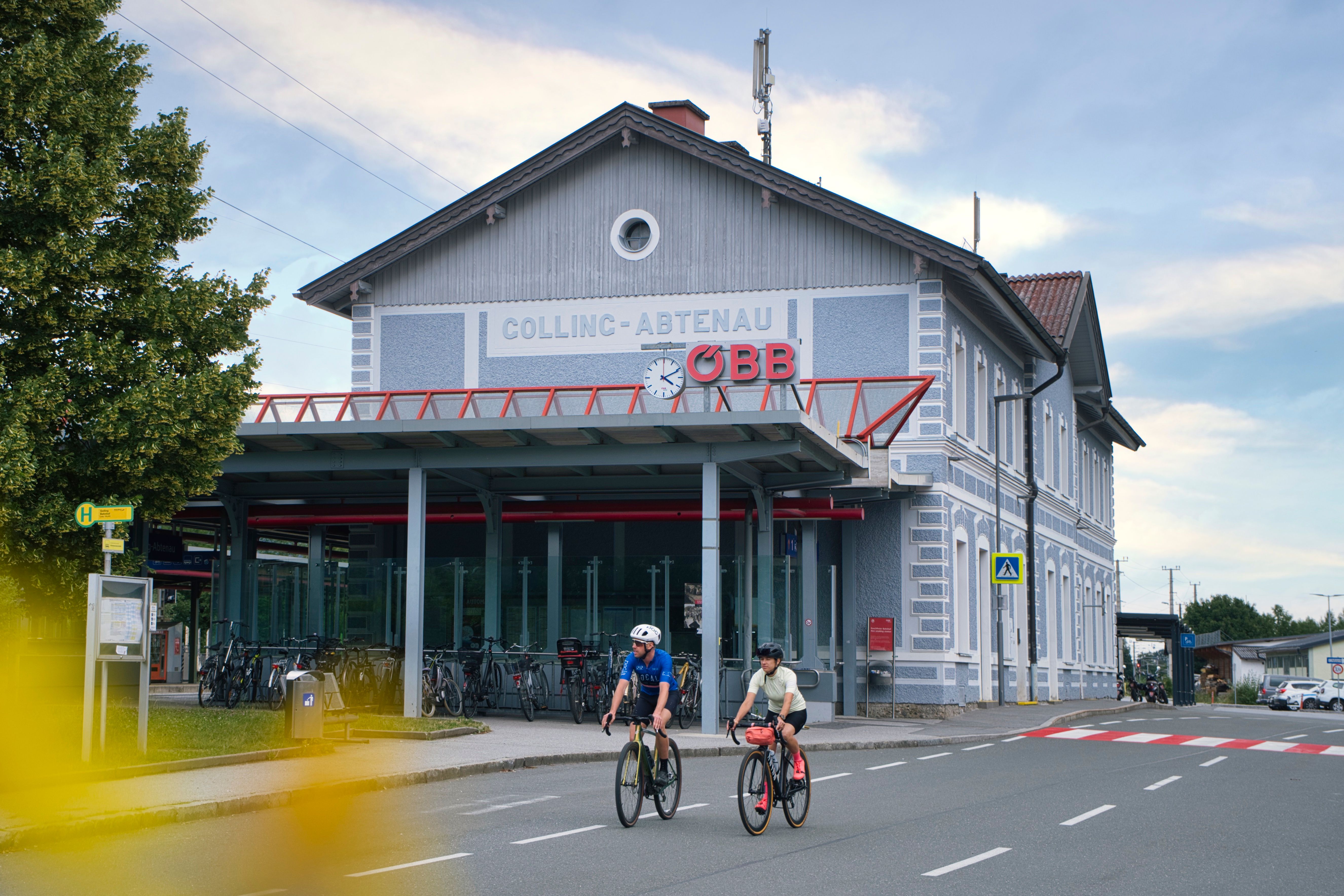 Der Bahnhof in Golling bringt uns sehr leicht zu vielen Graveltouren im Salzburger Tennengau.