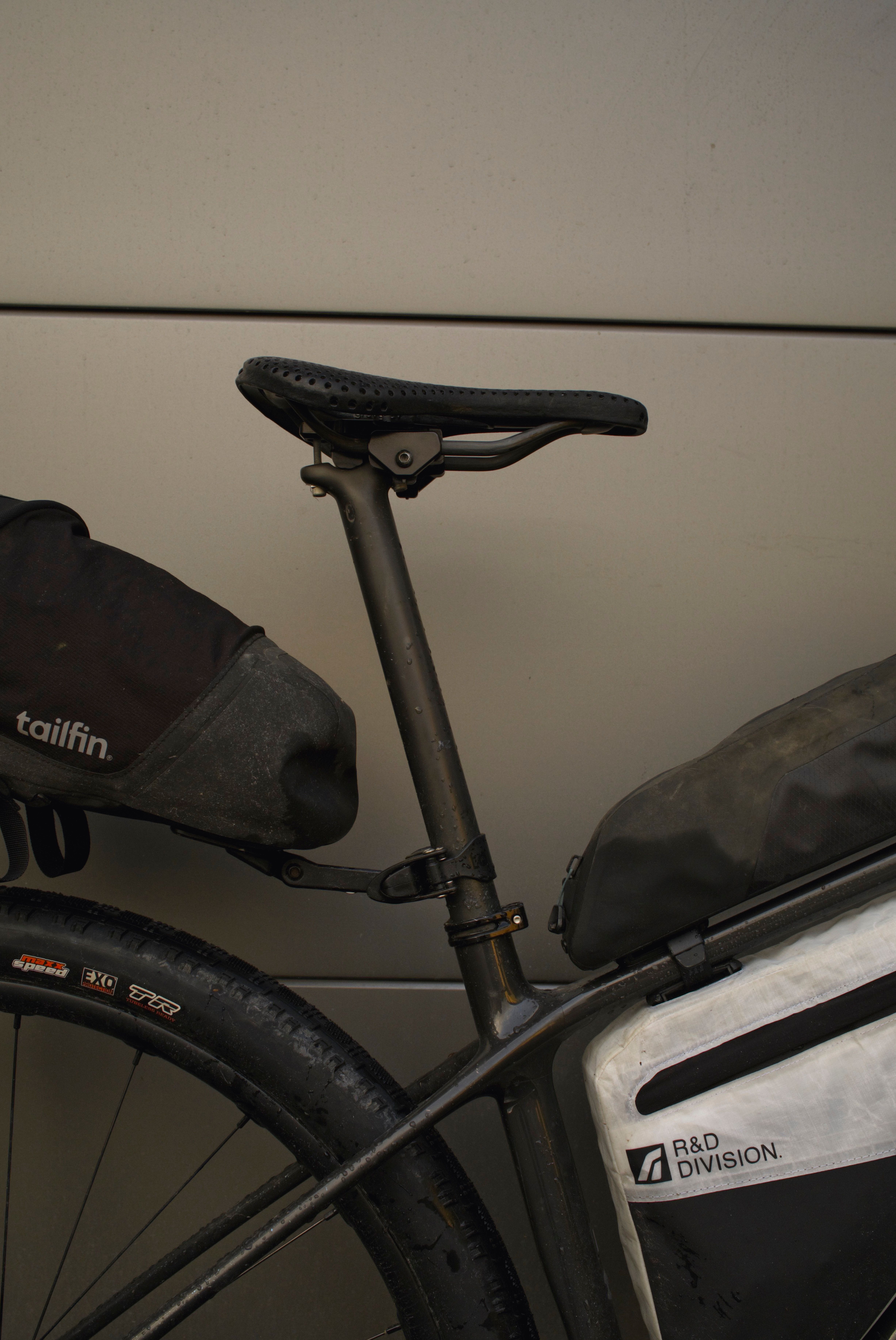 No saddle rails were hurt here: Fair Bicycle UC Best solves my position.