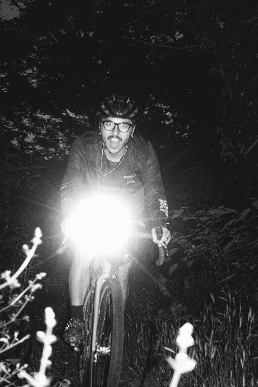 Il Wizard Cycling Club partecipa a gare su ghiaia come la Traka a Girona, in Spagna, ma solo per divertimento.