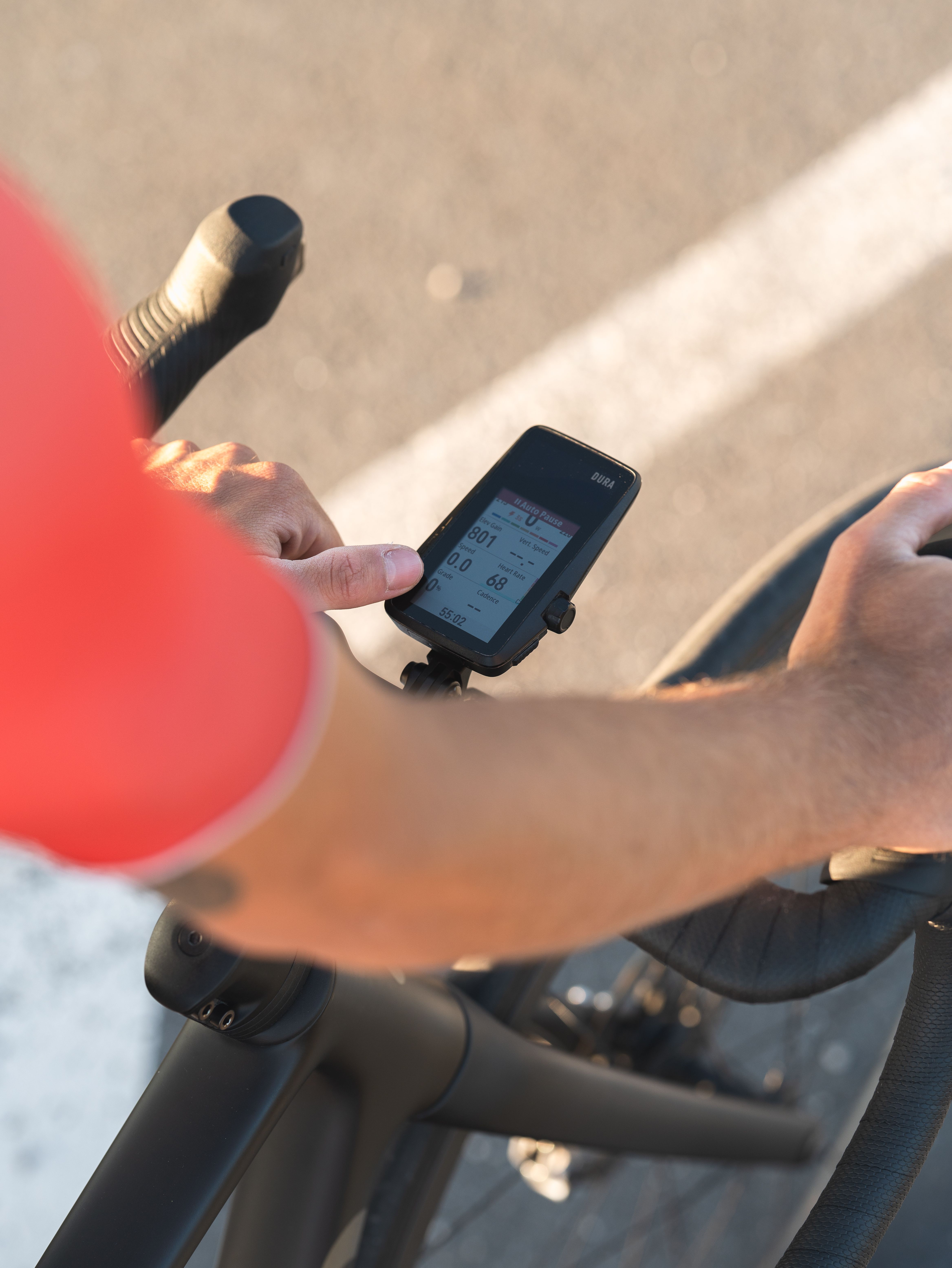The new one piece cockpit on the R5 is lightweight and has great ergonomics. Integrated gps mount integrates the COROS Dura perfectly.