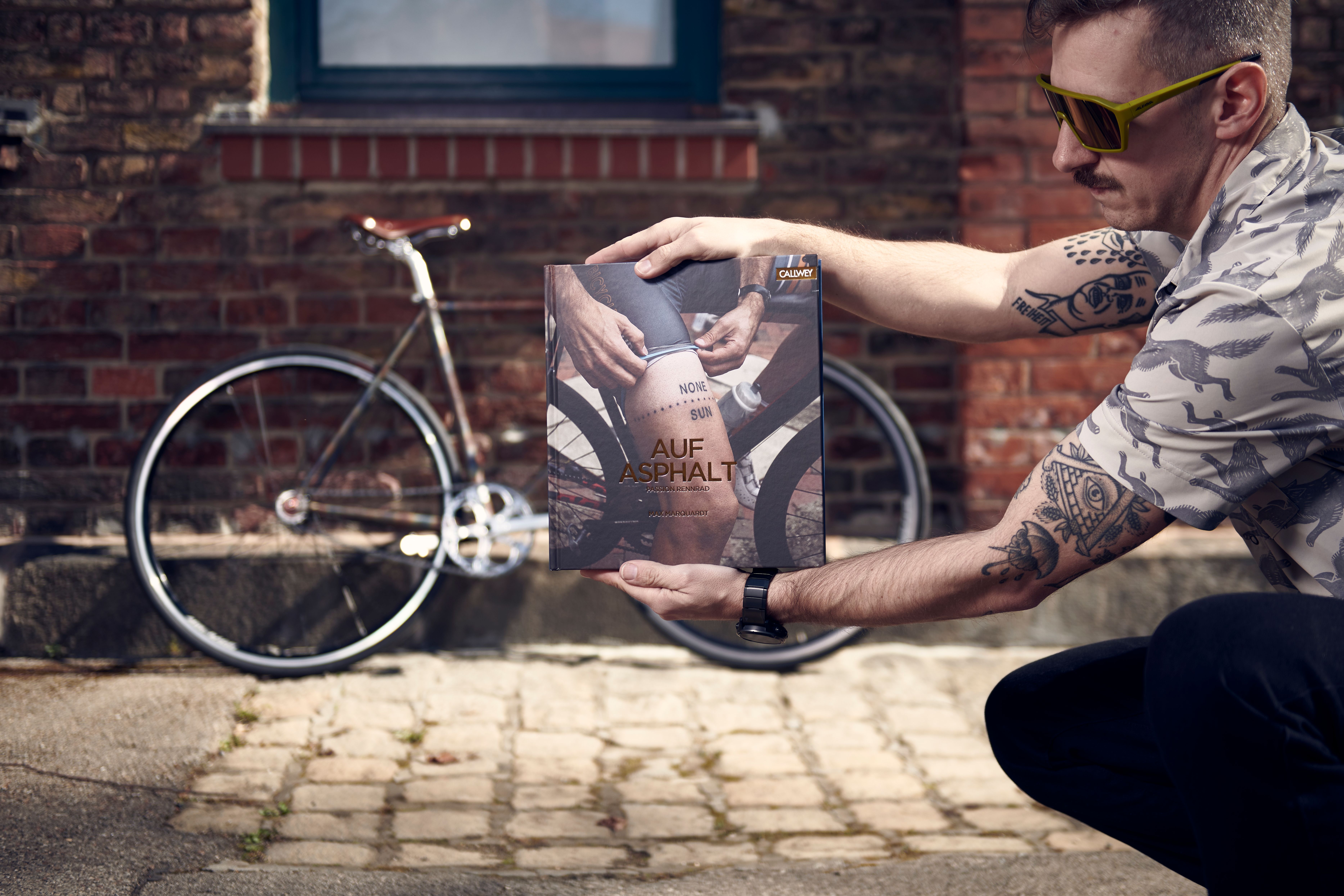 Rennradfahrer Max und sein Buch