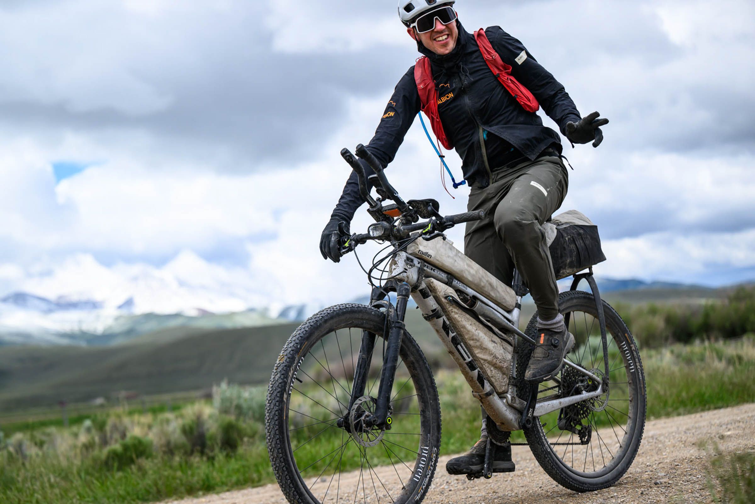 Justinas Leveika's setup for the Tour Divide FKT.