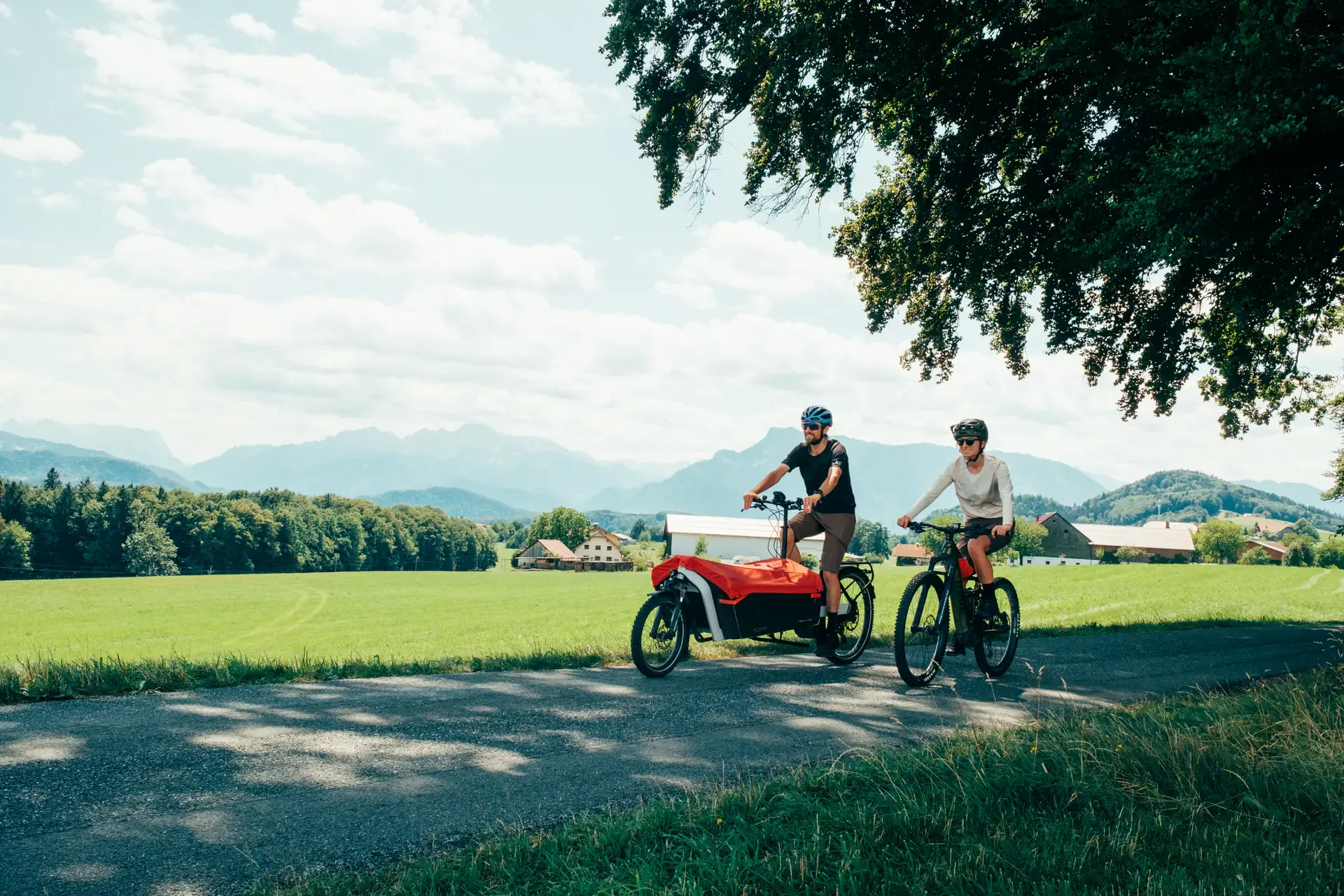 Radfahren im Salzburger Flachgau mit tollen Panoramen.