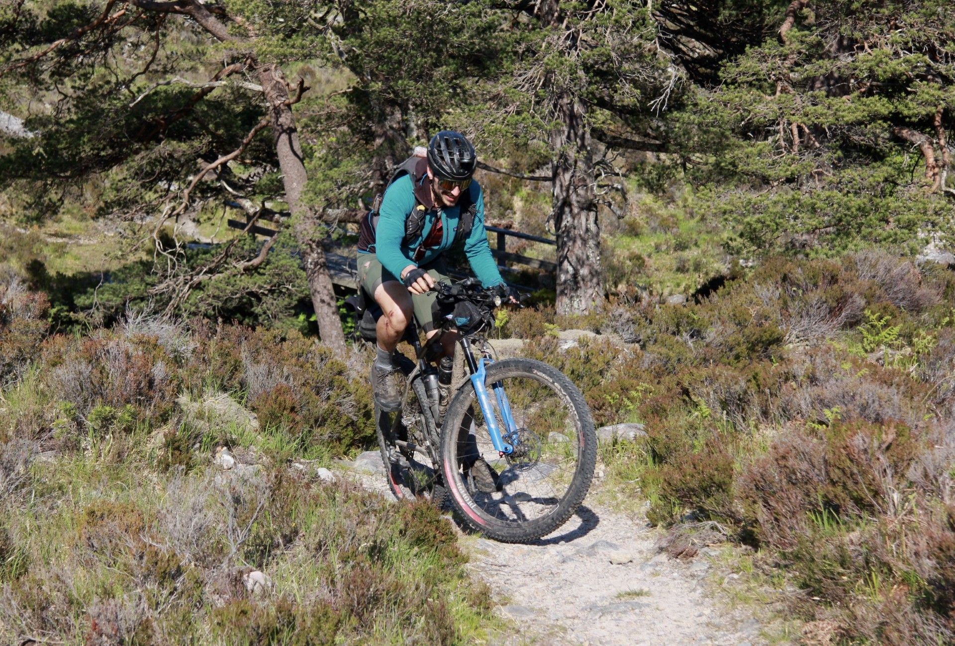 Manu Cattrysse racing to beat Angus Young at the Highland Trail 550