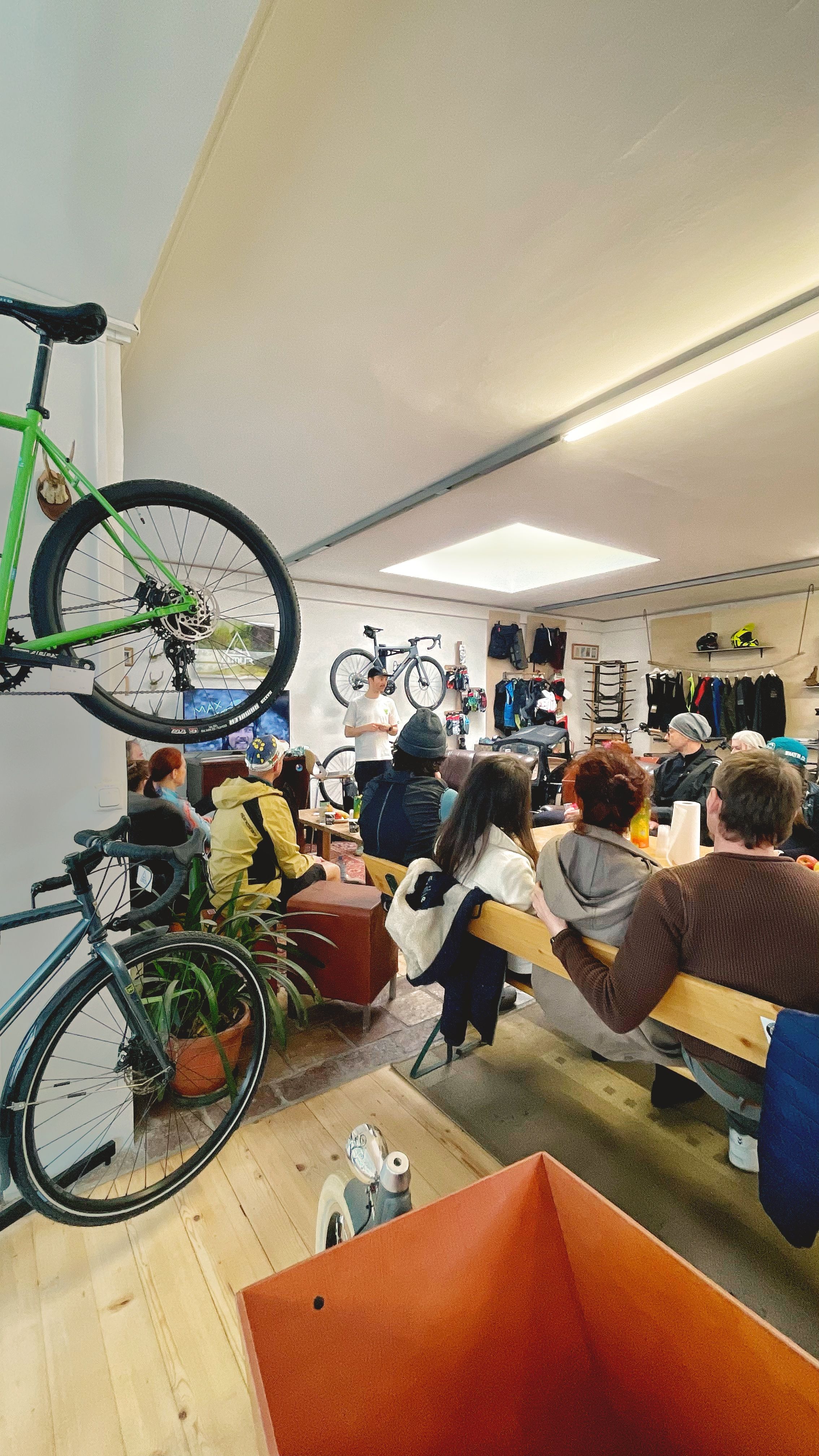 Gravel Grinderz Graz at Lemur Bike shop for the gravgrav - Lynx trail social ride