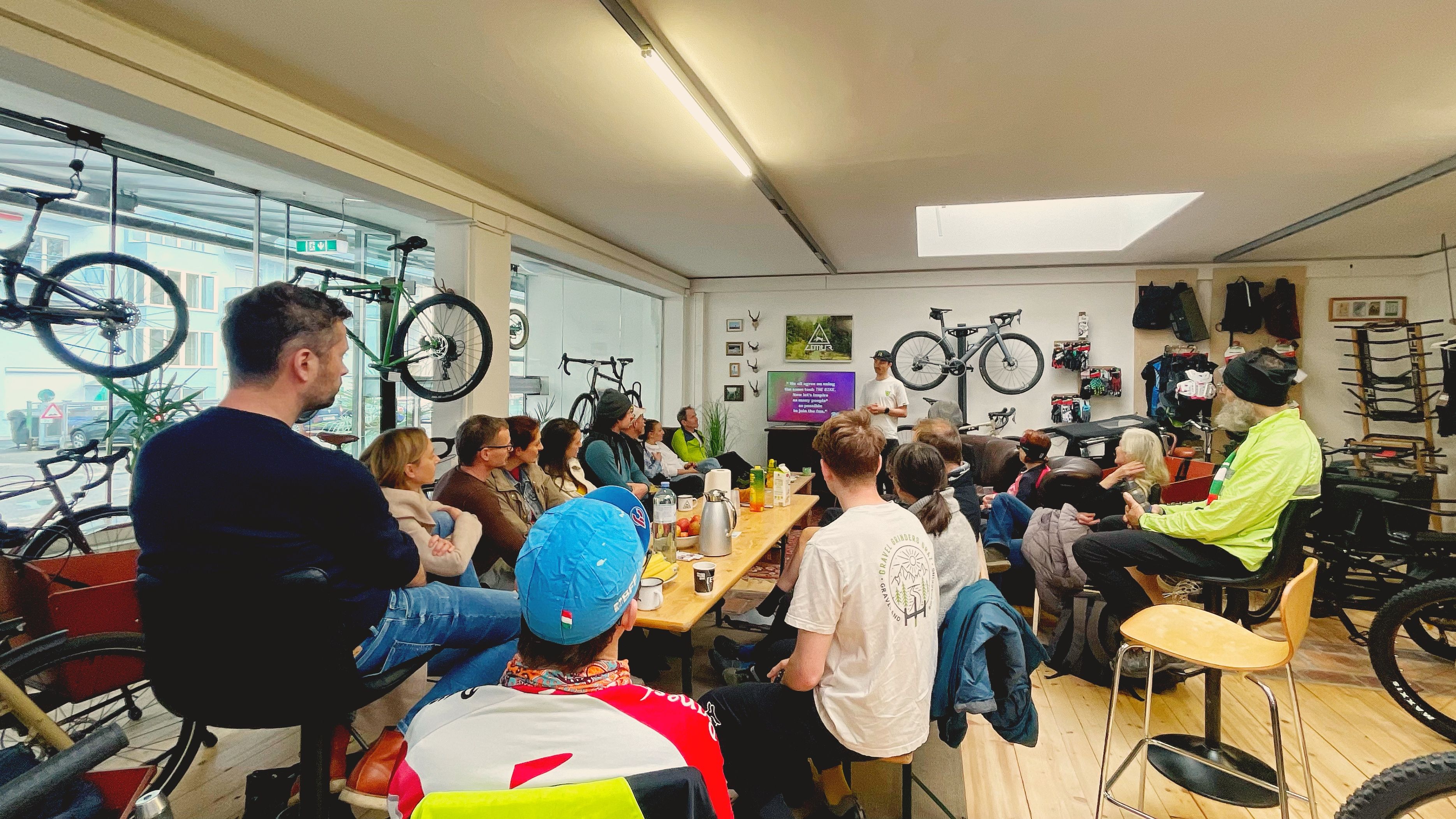 Bikepacking athlete talking about the Lynx Trail bikepacking route in Graz at Lemur.