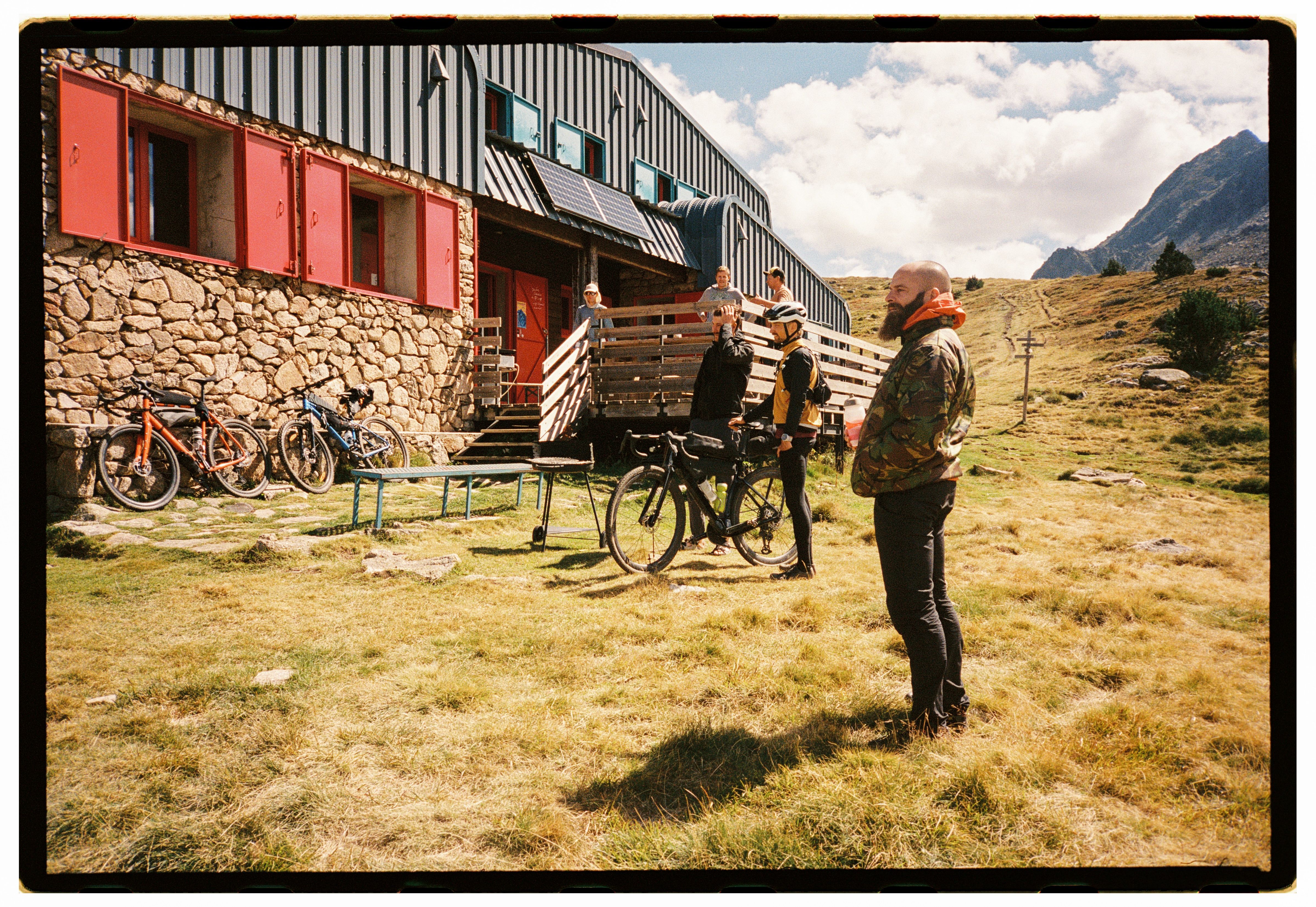 Waiting for riders to arrive at Refuge du Rulhe. A true community around Bikepacking races!