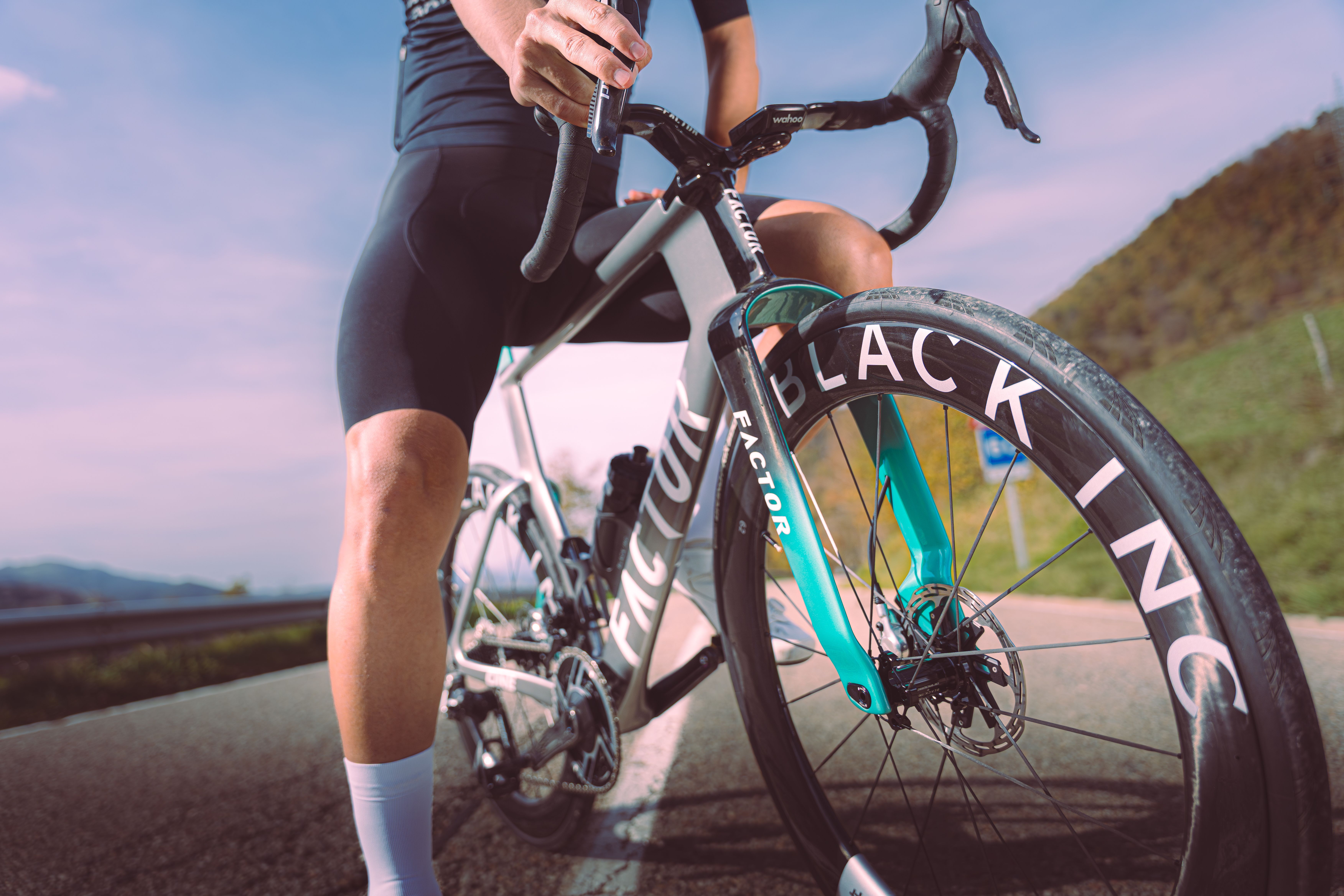 Factor ONE   Action   Silverstone color. 2025