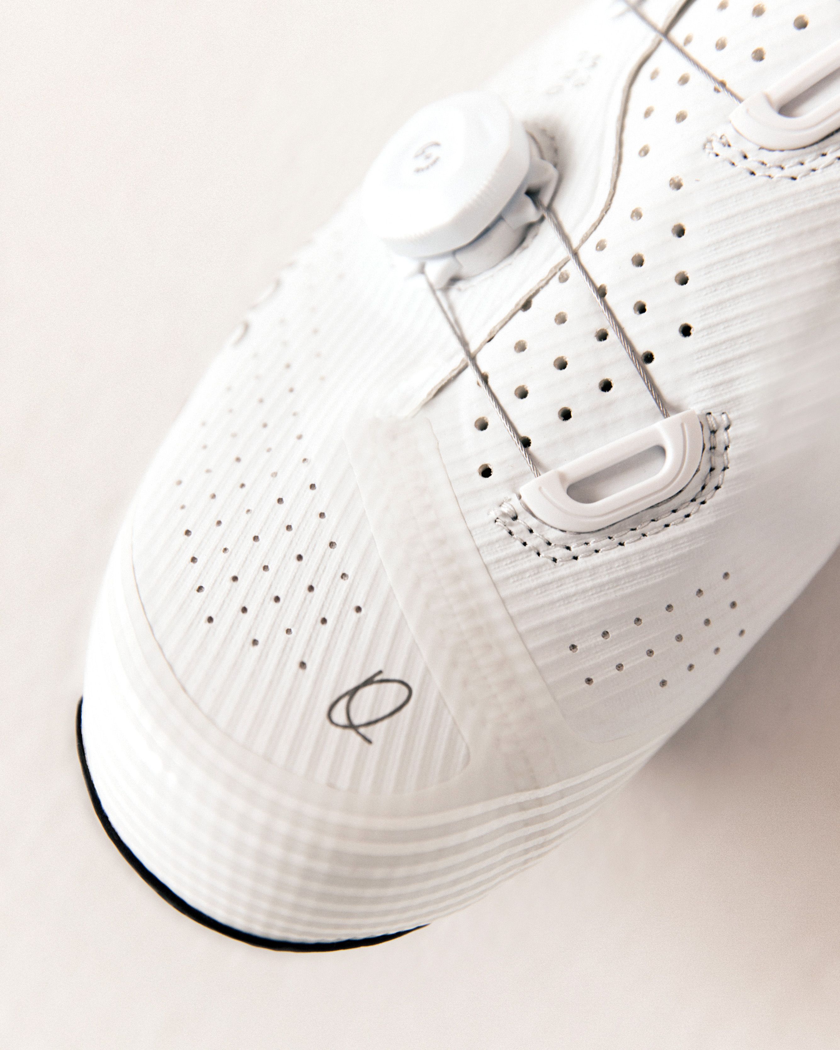 QUOC M3 Pro offers some nice details like covered seems for aero benefits.
