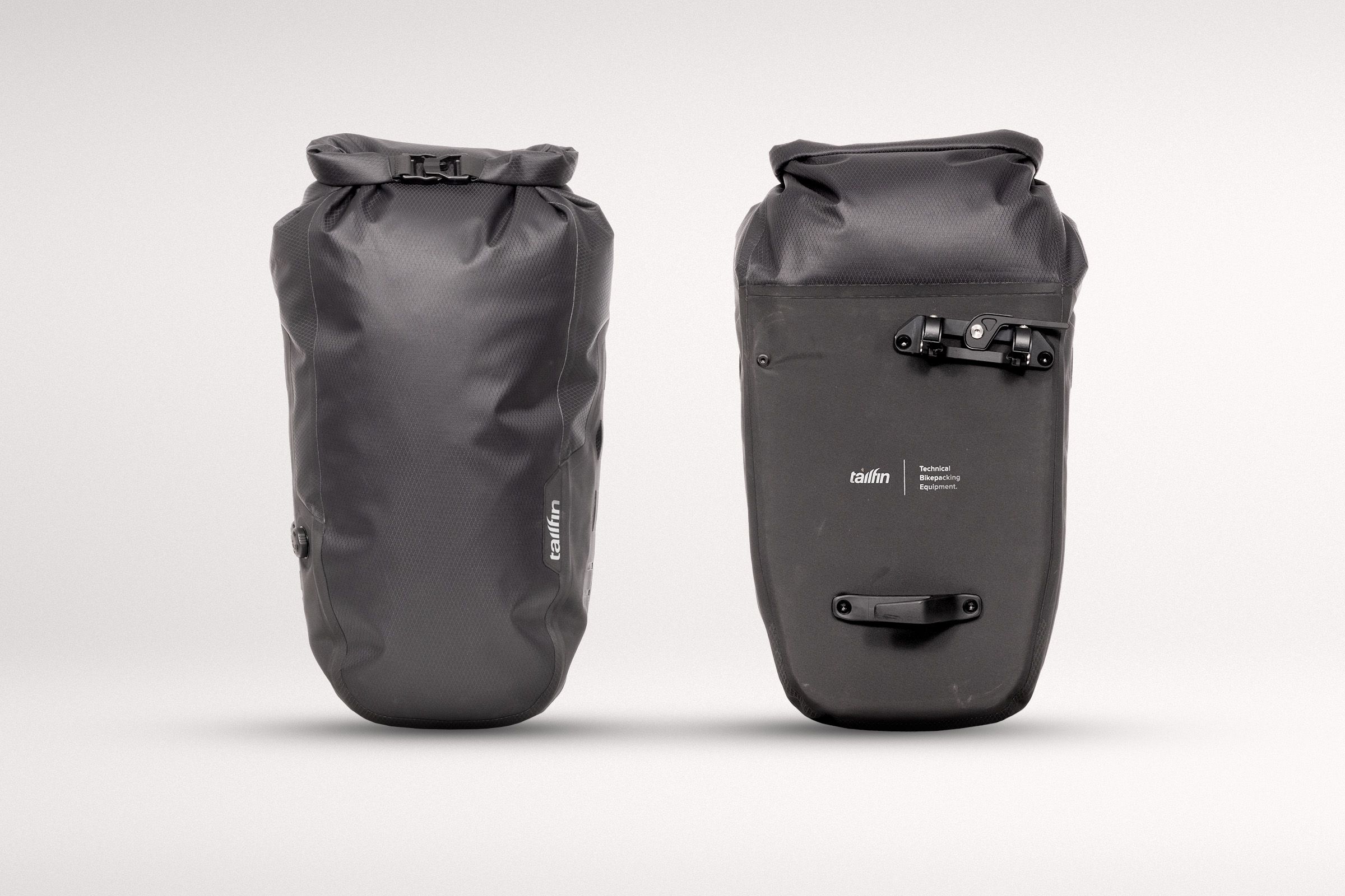 Tailfin 16L panniers front and back with clamp system.