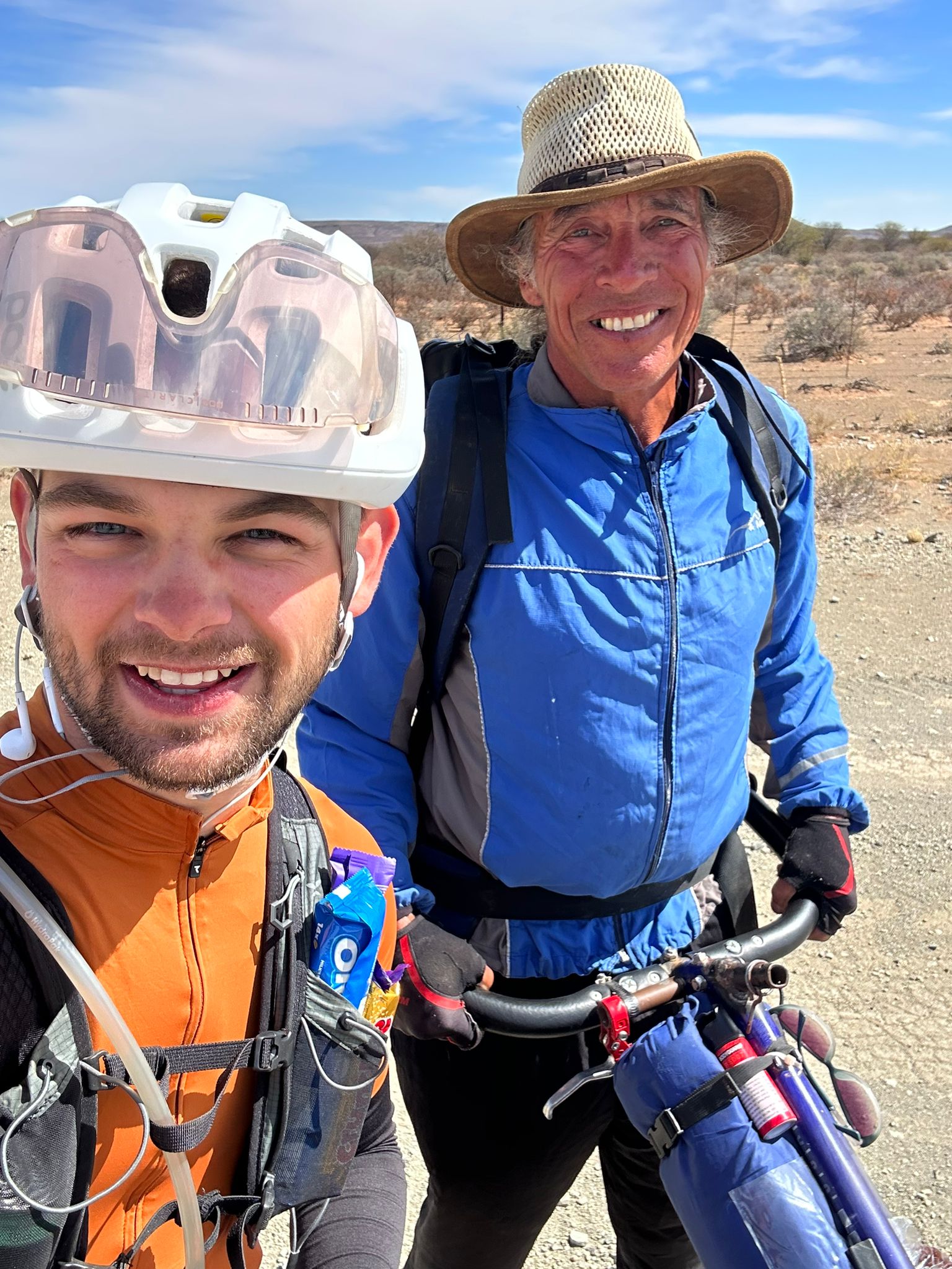 Hin und wieder trifft Erik Horsthemke andere Radfahrer beim bikepacken durch Südafrika.