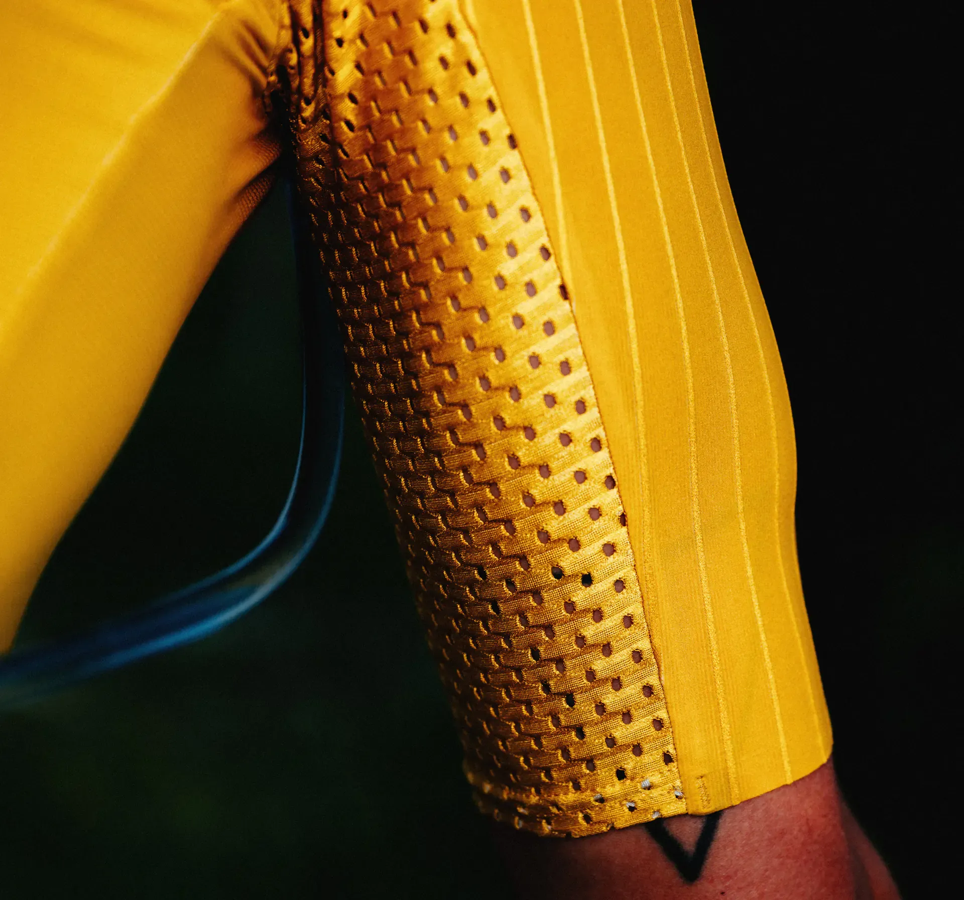 Deatails and aesthetics are as important as performance for Castelli. Heat management is style and performance.
