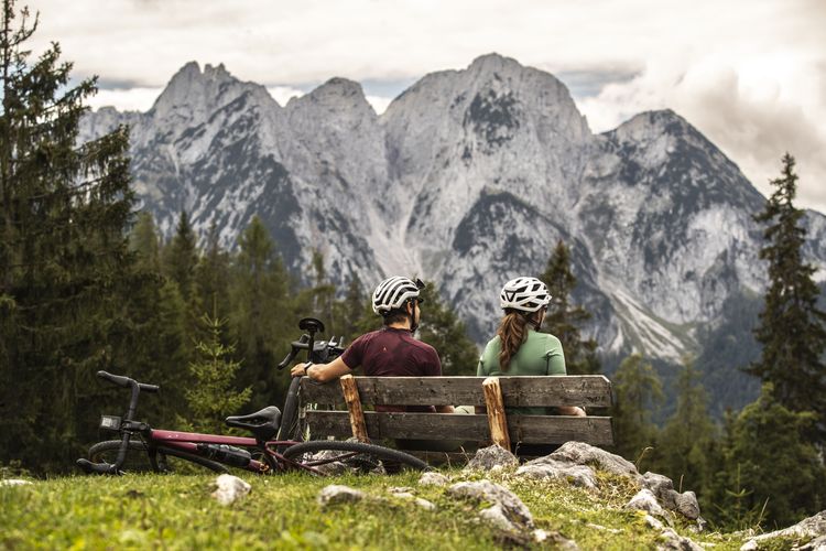 Plenty of panoramas are to be had when gravelbiking around Gosausee in Salzkammergut!