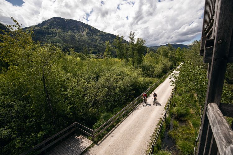 An old railway track along Wolfgangsee lake now is a perfect gravel path for cyclists!