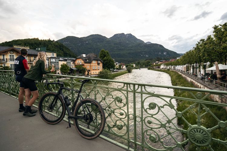 The center of Bad Ischl has a beautiful old part of town and offers a lot of infrastructure for gravel cyclists.