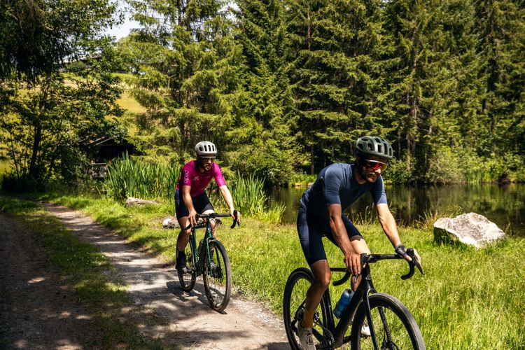 Small pond Hasenbachweier in the foothills before St. Johann ist perfect for gravel rides.