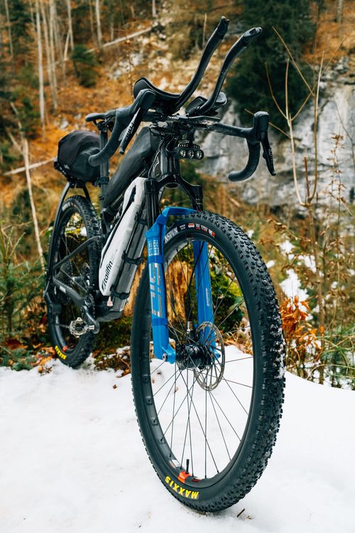 The bike comes with minimal but neatly integrated electronics like this KLITE Bikepacker ULTRA.