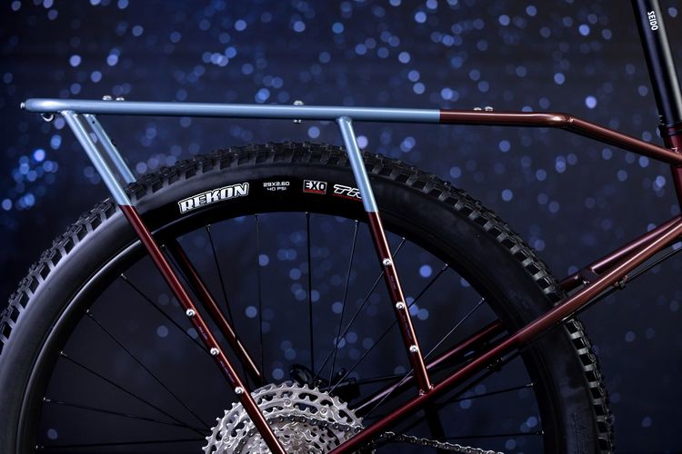 Cargo real estate - the integrated rear rack of the Beyond+ MT delivers massive space to transport cargo.