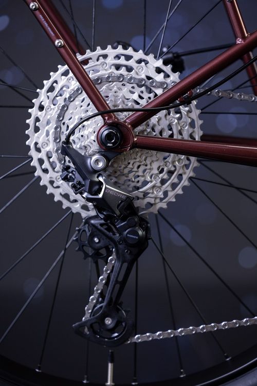 The Beyond+ MT comes with a 12-speed DEORE derailleur from Shimano.