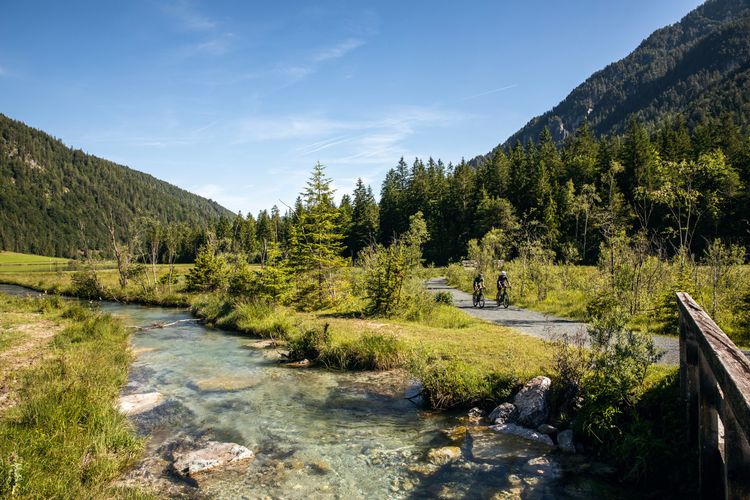 The Grieslbach next to Pillersee is a natural highlight for gravel bikers in Tirol, Austria.