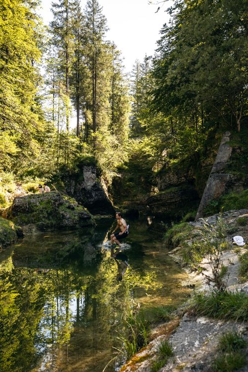 The Strubklamm public bath invites you to take a break and jump into the cool water.