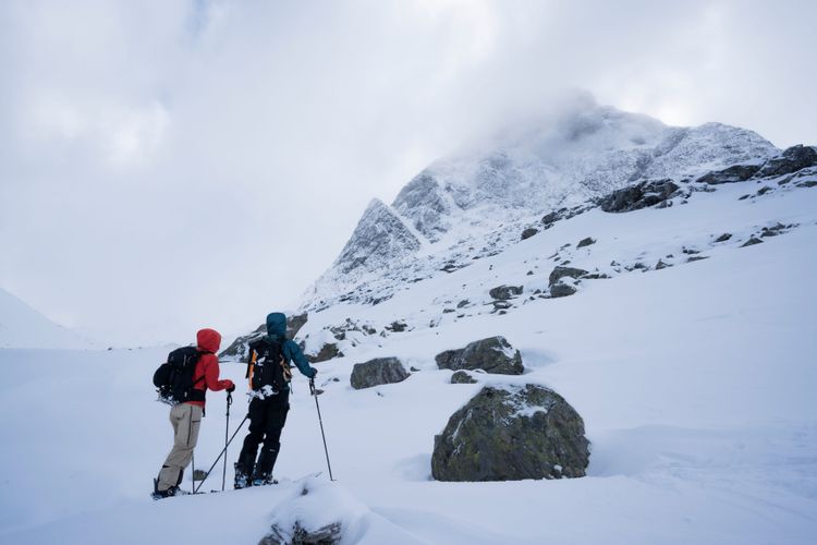Splitboarding in Norway - Henna and Karen chasing dream lines.