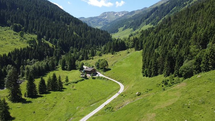 The Gamskogelhütte is a beautiful rest stop for cyclists in the Kitzbühel Alps.
