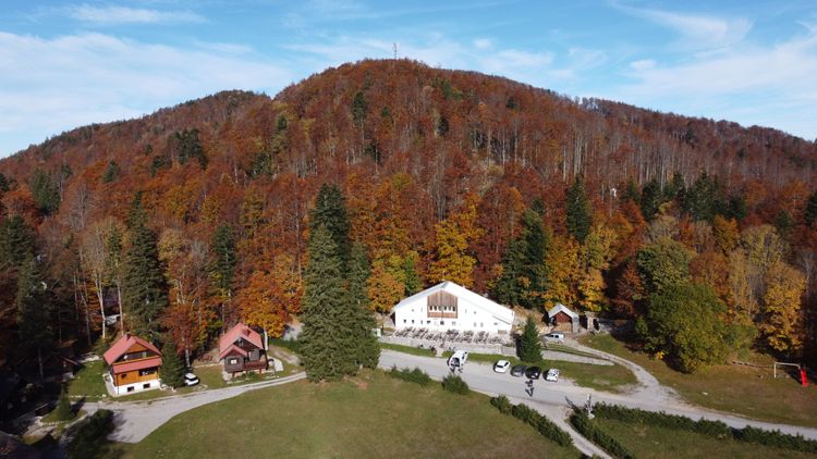 Planinski Dom na Sviščaki is a cozy place for resupply and lodging on the Lynx Trail Bikepacking route.