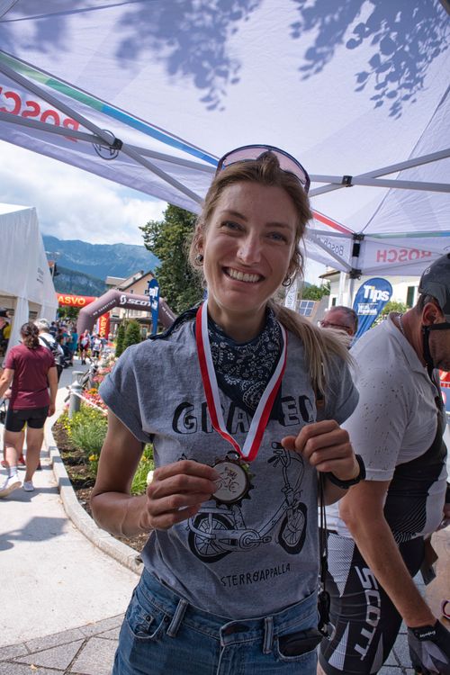 Bei der Bosch E-MTB Schnitzeljagd gibt es Bronze-, Silber-, und Goldmedaillen für die Finisher.