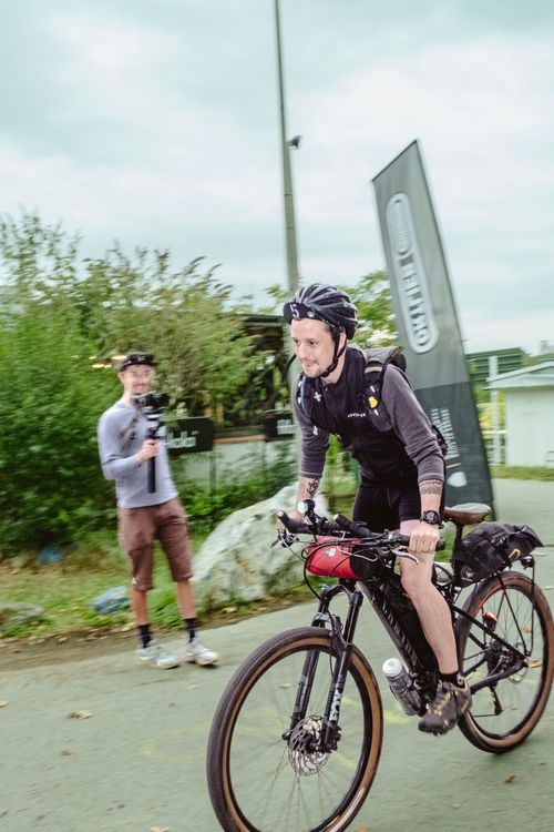 Pascal Striedner starting his Long Day LOOP bikepacking race.