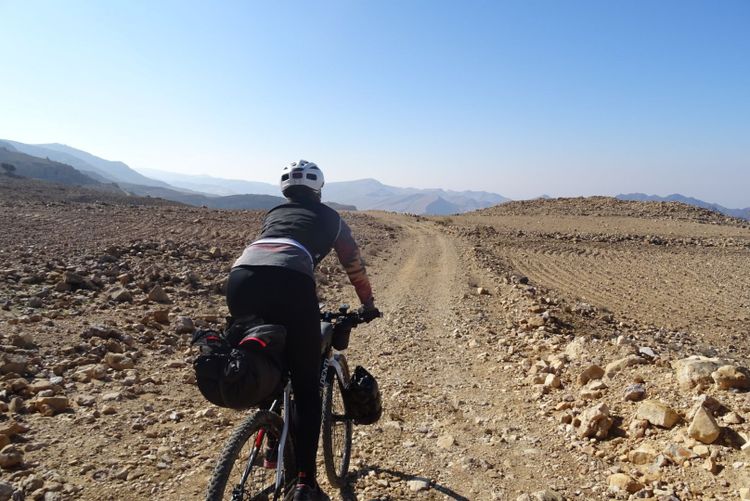 Wide tires are required to deal with the jordanian rock covered landscapes.