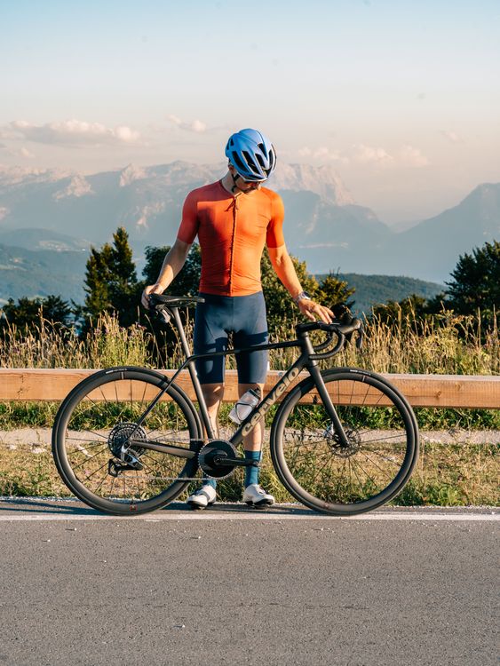 Max Riese and his Cervélo R5 before the triple everesting record.