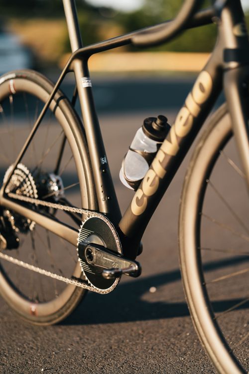 The R5 comes with a single aero chainring. Welcome to the future of climbing bikes.