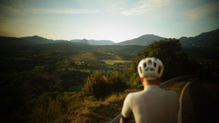 Lush green landscapes with an abundance of gravel farm roads invite gravel bikers to the Aragon area in Spain