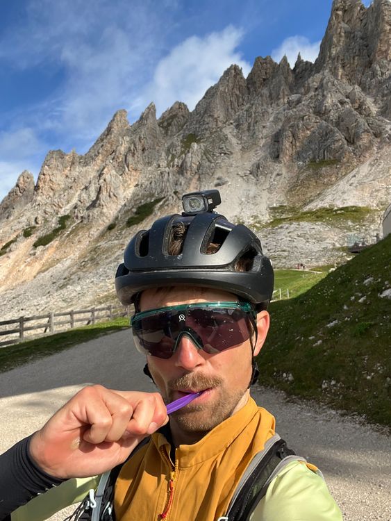 Zähneputzen nicht vergessen! Auch beim Bikepacken braucht es hygiene und routine!