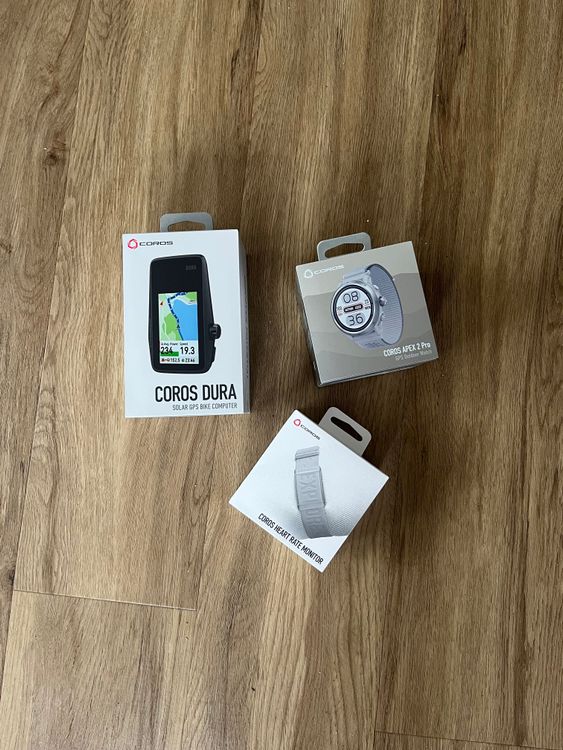 Coros stellte den DURA, die Apex 2 Pro und einen Armband‑HRM für den Test zur Verfügung.