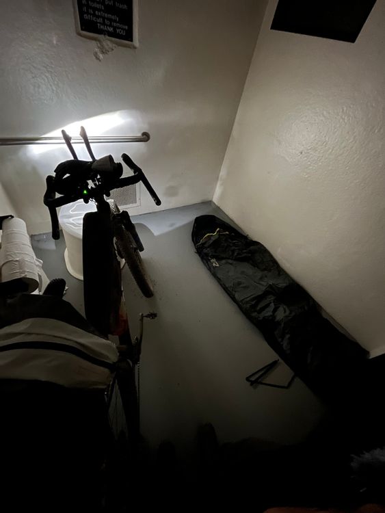 A Bivvy bag with a light 8°C sleeping bag was my choice for Tour Divide. Meaning I was looking for shelter at all time.