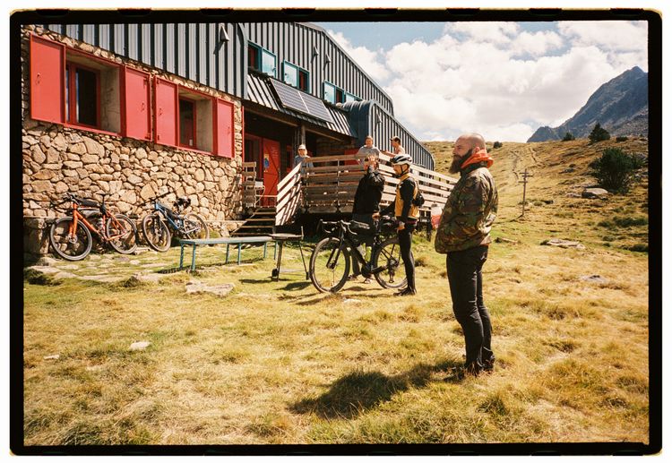 Waiting for riders to arrive at Refuge du Rulhe. A true community around Bikepacking races!