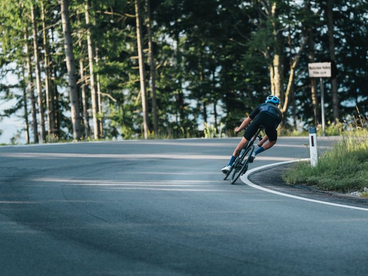 The Cervélo R5 handles exceptionally well and flies up hills and downhill as well.