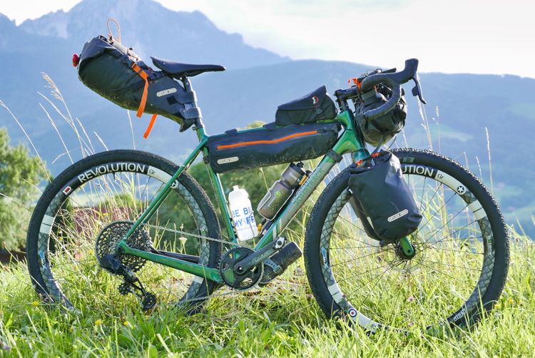 Gravelbikes can come in many varieties. This Bombtrack Hook EXT-C is more on the extreme side of bikepacking.