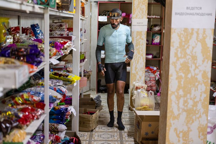 Sofiane Sehili in a kyrgyz Candyshop