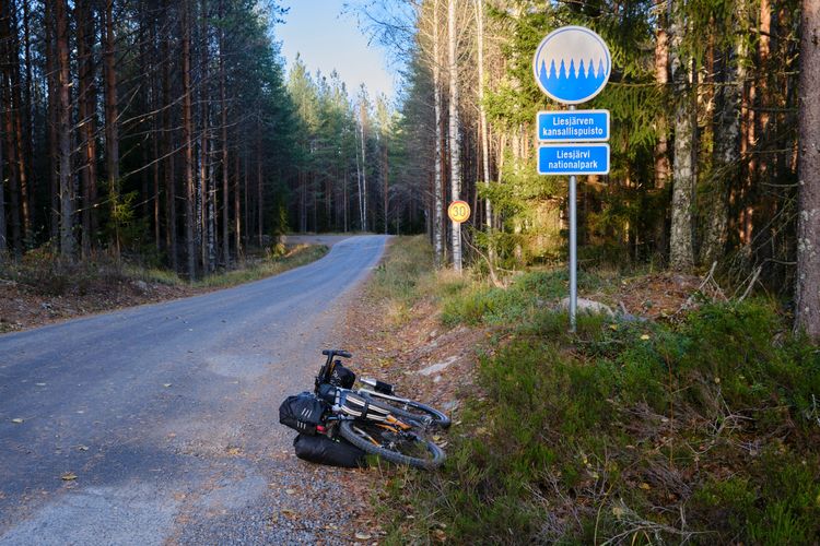 Small tarmac roads without traffic will make you love cycling through Finland.