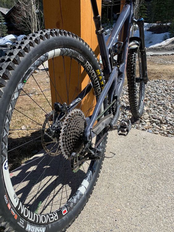 Carbon Mountainbike with Carbon-Innegra wheels