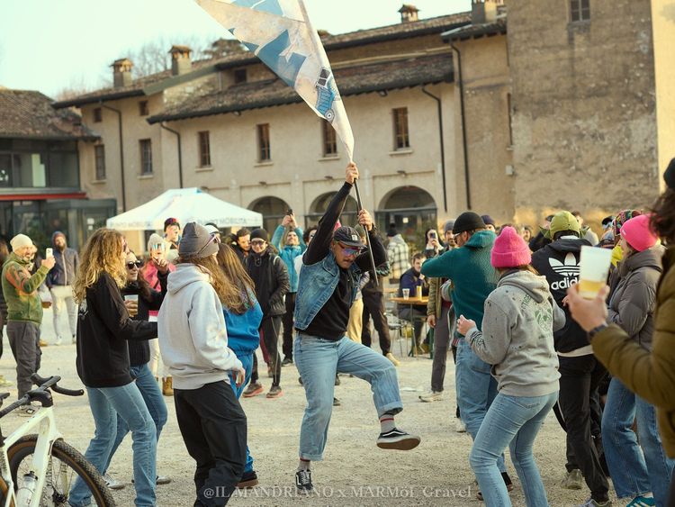 Party time after the ride. Italians know how to throw a party during gravel events like Marmöl.