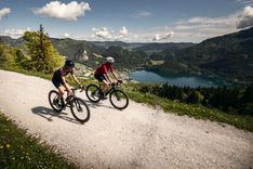 The Salzkammergut area offers big lakes, panoramas, and HC climbs. All on gravel.